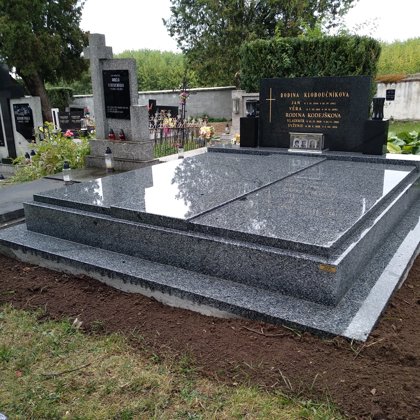 Vzor č. 39 - Dvouhrob Vahlovice, leštěný chodníček 