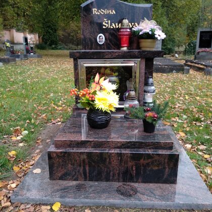 Vzor č.52 Urnový pomník se schránkou na 2 urny Aruba