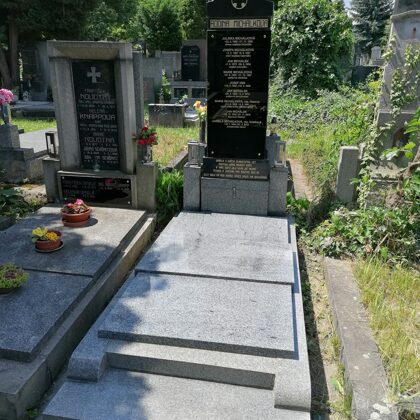 Zákrytové desky Vahlovice na původní jednohrob