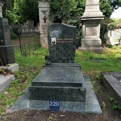 Vzor č. 60 - Urnový pomník Oliver Green, velikost 70x100, písmo plátkové zlato