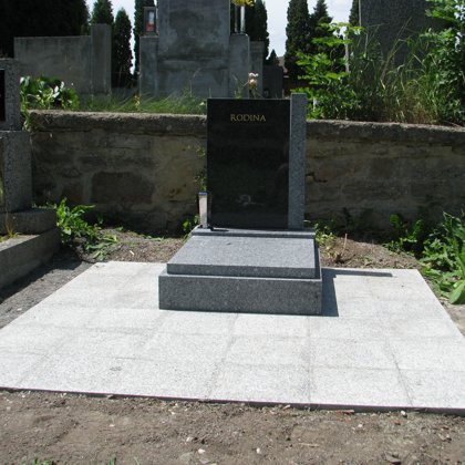 Vzor č. 26 - Urnový pomník 70x90 Vahlovice + Impala, velkoplošná teracová dlažba