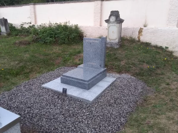 Vzor č. 21 - Urnový pomník Vápenice se sloupkem
