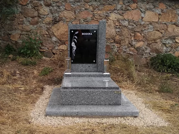 Vzor č. 27 - Urnový pomník 70x90 Vahlovice se sloupkem
