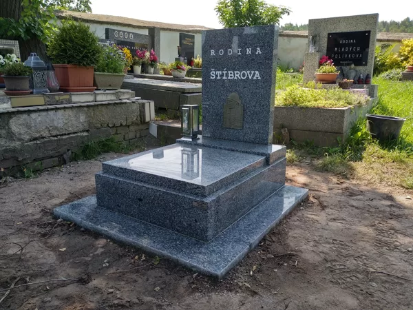 Vzor č. 33 - Urnový pomník Vahlovice 70x100