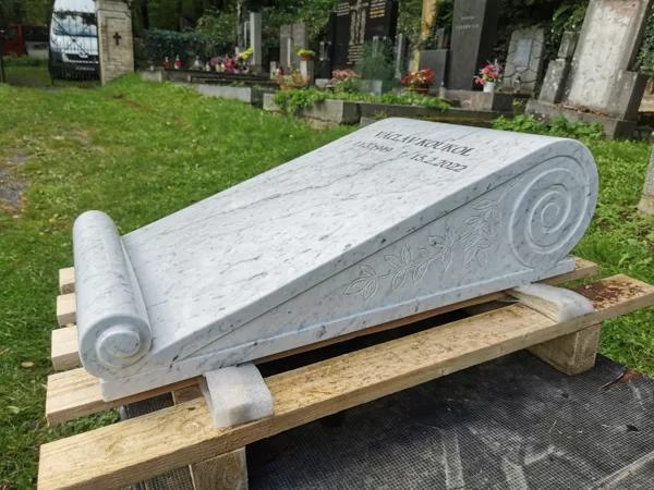 Vzor č. 96 - svitek z mramoru dle přání zákazníka